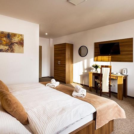 Royal M Hotel Kisszeben Kültér fotó