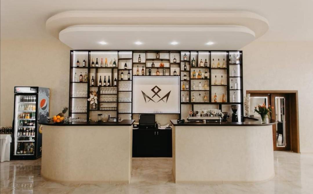 Royal M Hotel Kisszeben Kültér fotó